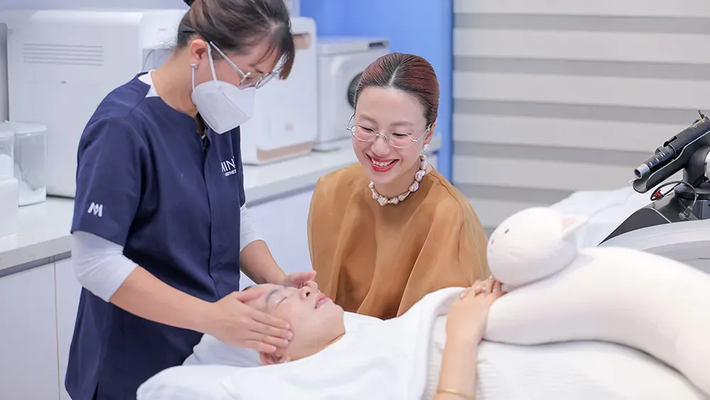 Làm sạch làn da cho nền da thông thoáng