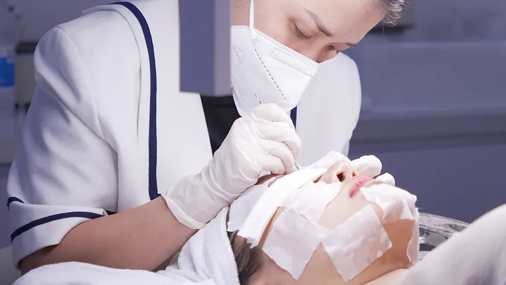 Quy trình lấy nhân mụn chuẩn y khoa tại Minarie